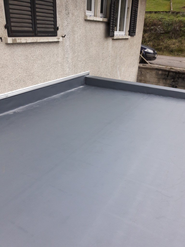 Chantier d'étanchéité de toiture terrasse à Vesoul