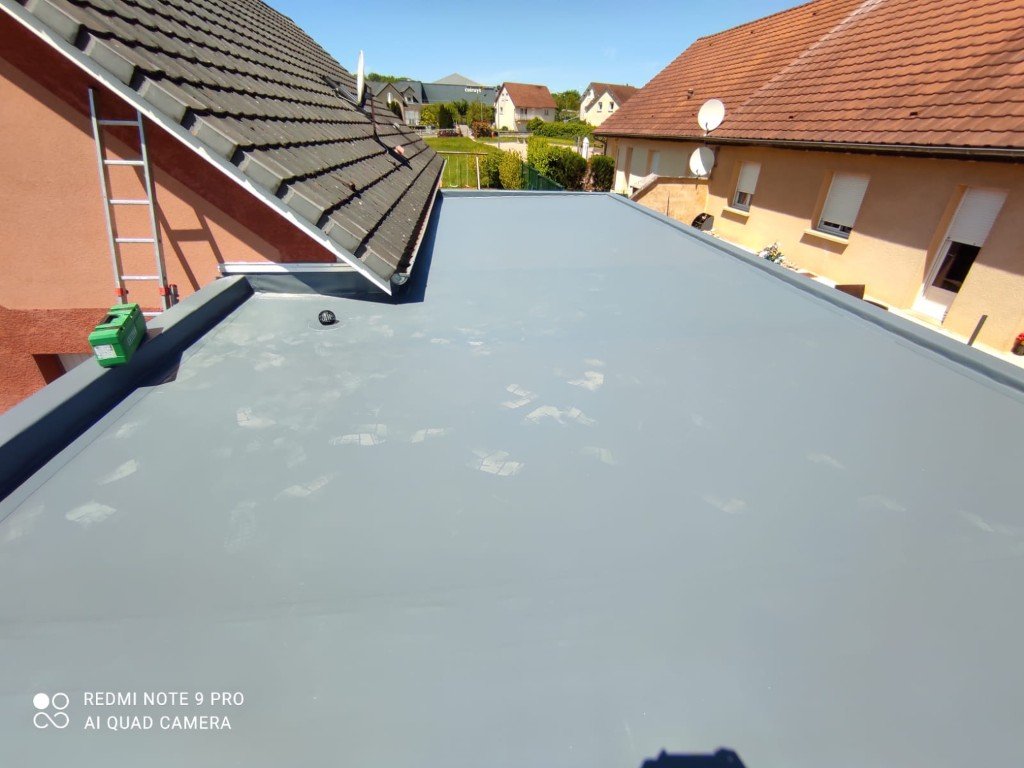 Chantier d'étanchéité de toiture terrasse à Dole